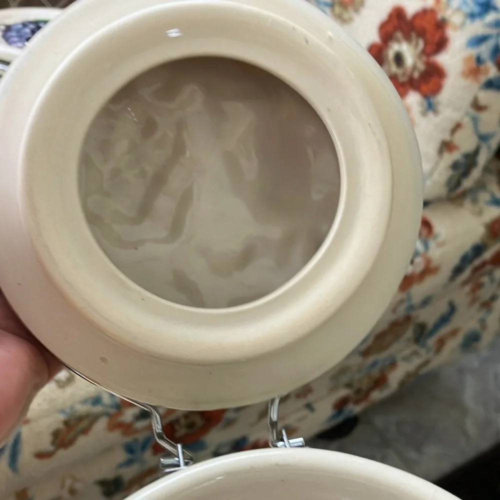 VINTAGE GOURMET HOME ACCENTS RAISED FRUIT CERAMIC FOOD SEAL CANISTER 8”x5” - Picture 8 of 17